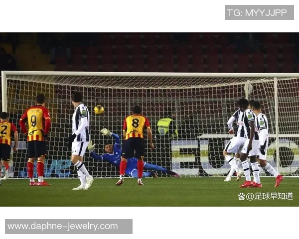 足总杯激战：多特蒙德与马竞战平争议判罚引发全场热议