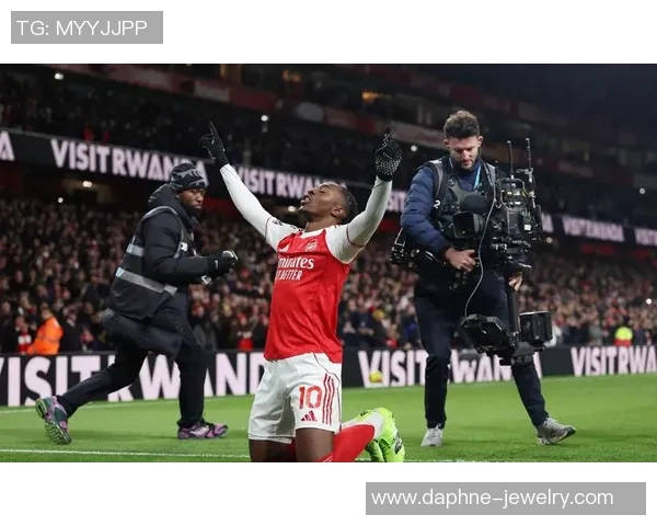 尤文图斯逆转热刺帽子戏法成关键全场沸腾赛后深度解析