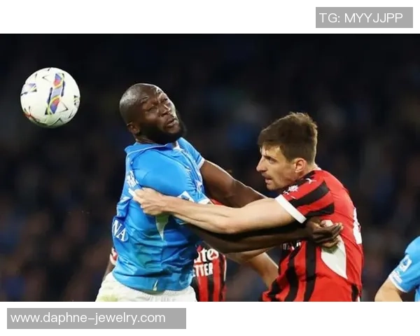 西甲精彩对决AC米兰大胜那不勒斯球员帽子戏法点燃全场激情